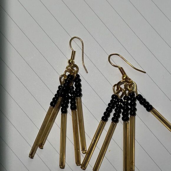 Black and gold multi strand statement necklace with earrings - Picture 4 of 4